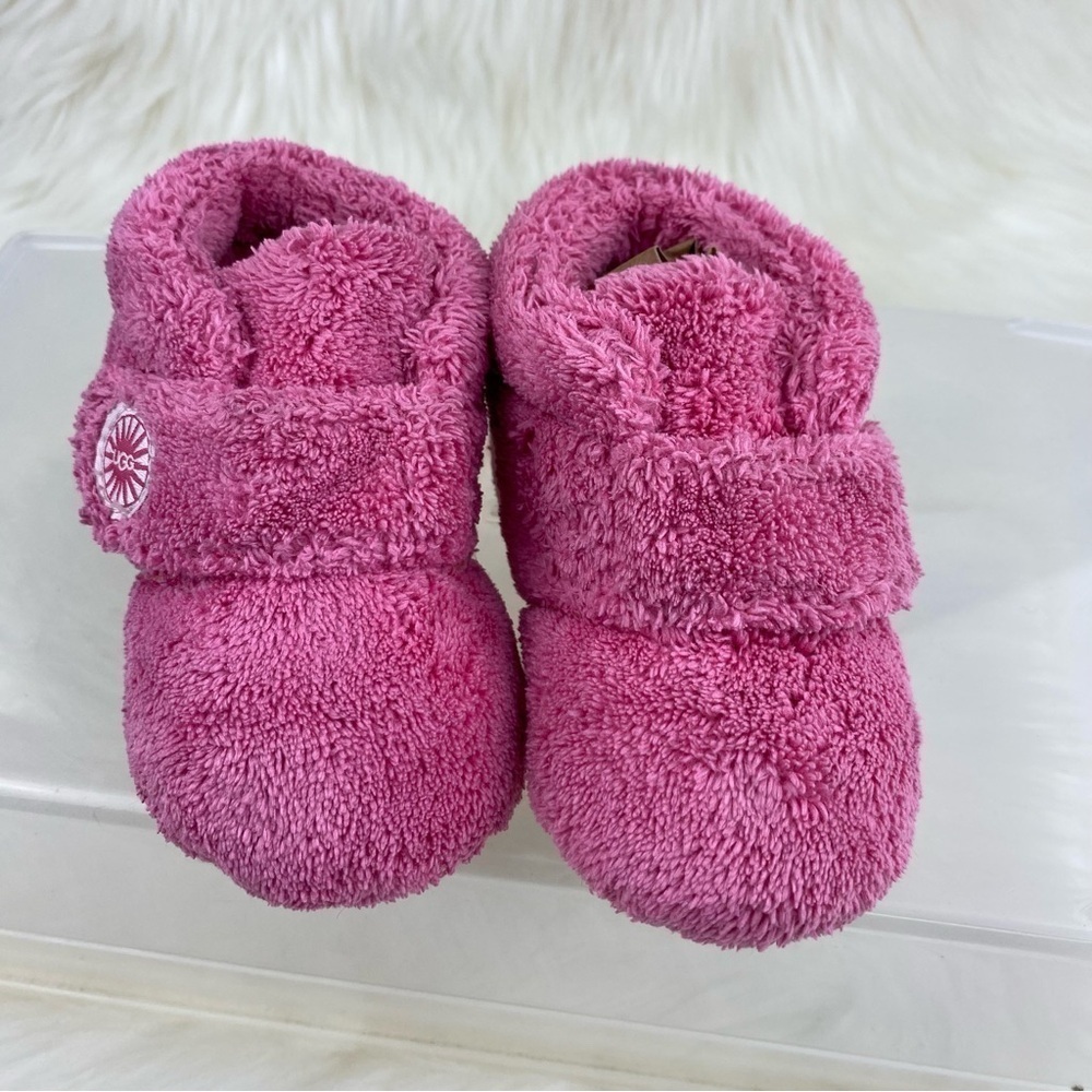 UGG BIXBEE FLUFFY BABY BOOTIES BUBBLEGUM COLOR SIZE 4/5